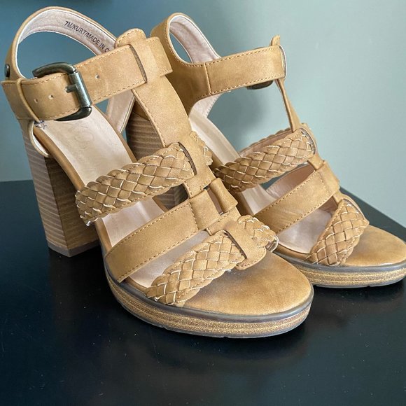 block heel neutral shoes